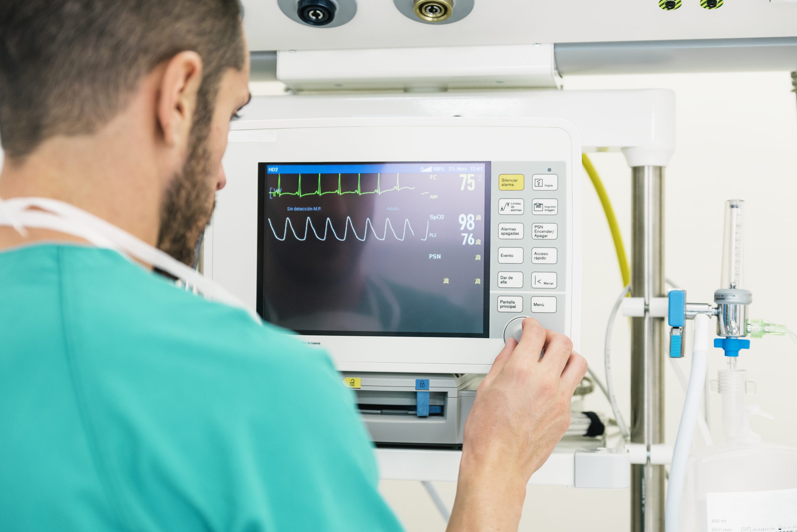 ¿Qué es un electrocardiógrafo?